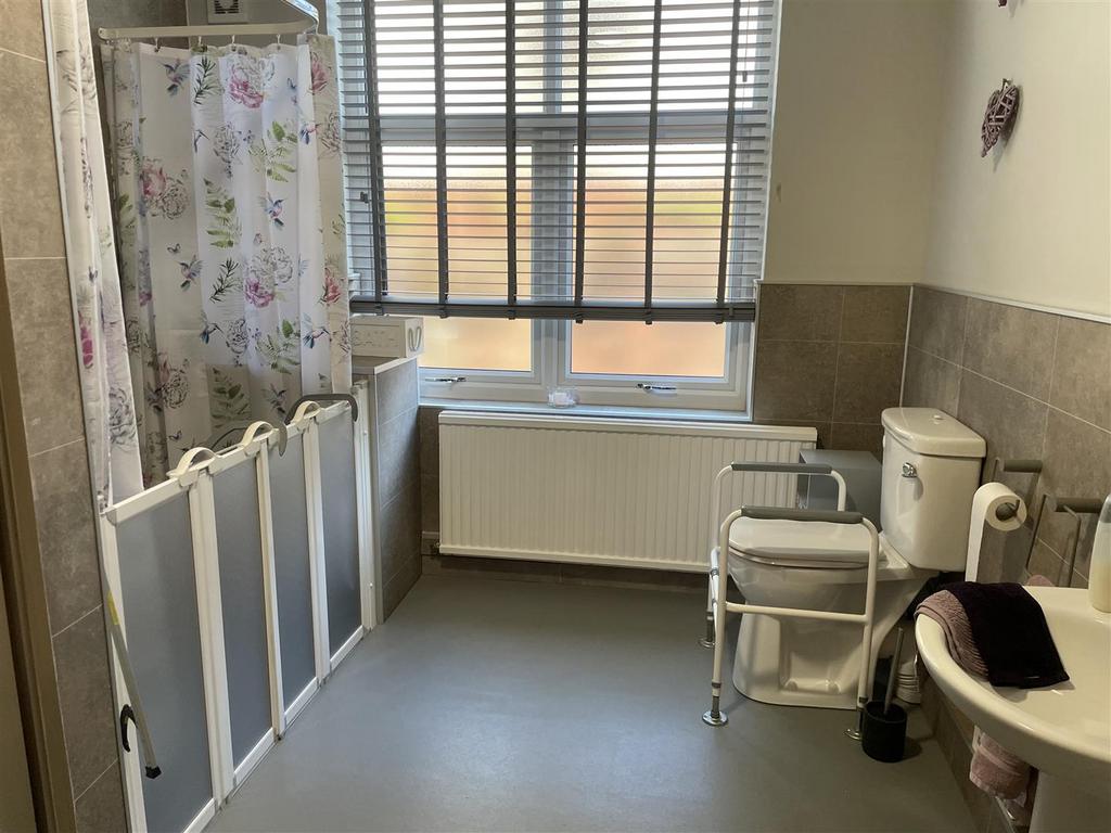 Downstairs Bathroom & Bedroom Suite