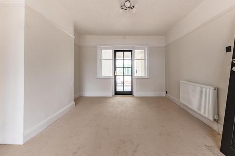 7 Chestnut Walk, Saltford, Bristol, BS31 3BG