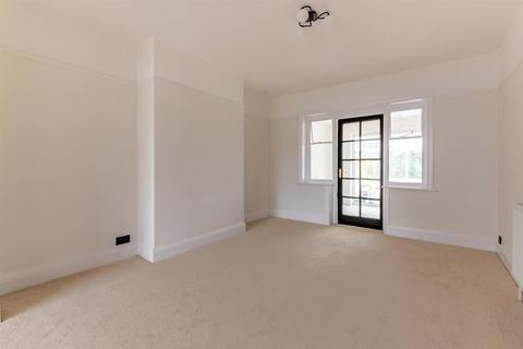 7 Chestnut Walk, Saltford, Bristol, BS31 3BG