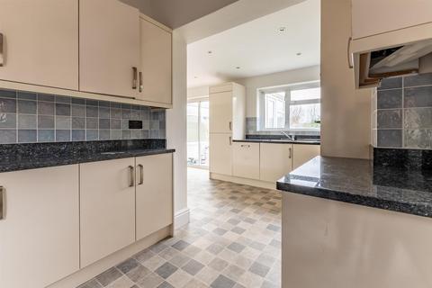7 Chestnut Walk, Saltford, Bristol, BS31 3BG
