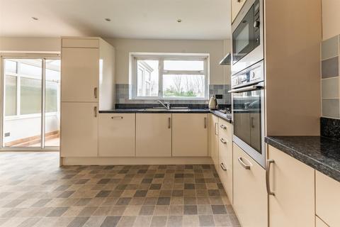 7 Chestnut Walk, Saltford, Bristol, BS31 3BG