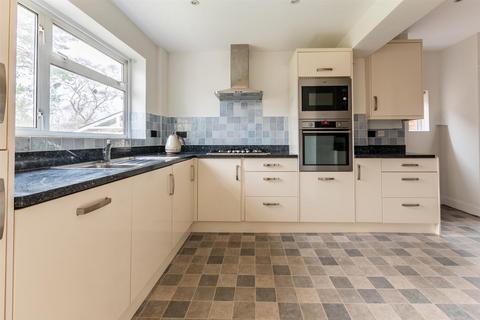 7 Chestnut Walk, Saltford, Bristol, BS31 3BG