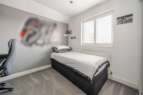 32a Corkscrew Hill, West Wickham, BR4 9BB