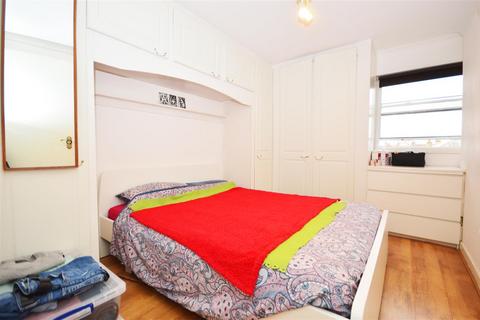 1 bedroom apartment to rent, Lewis Road, Richmond