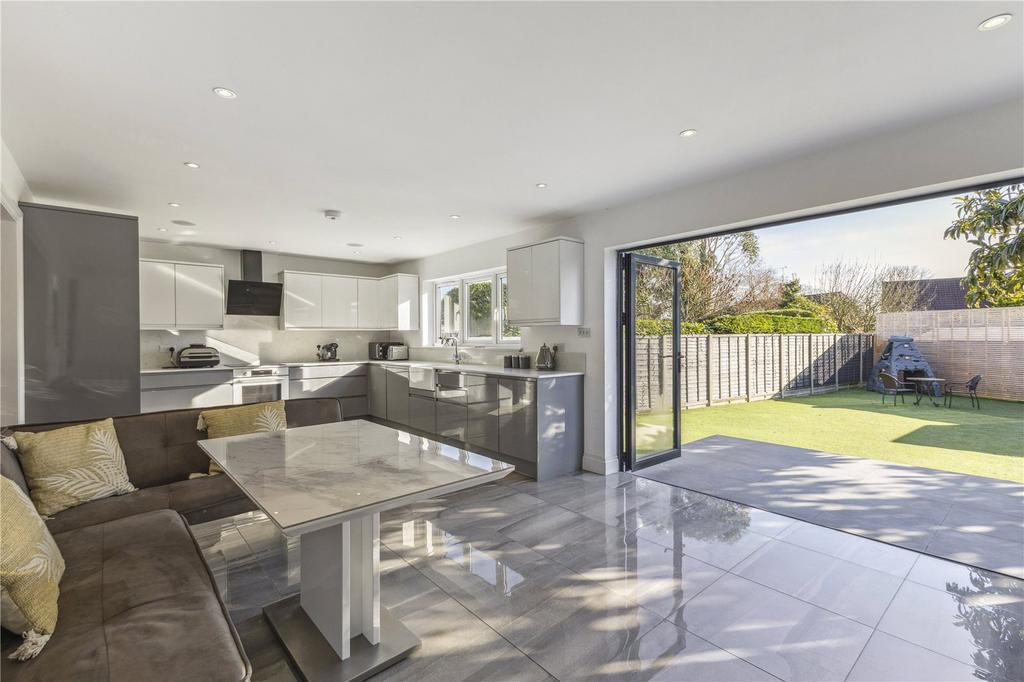 Kitchen / Dining