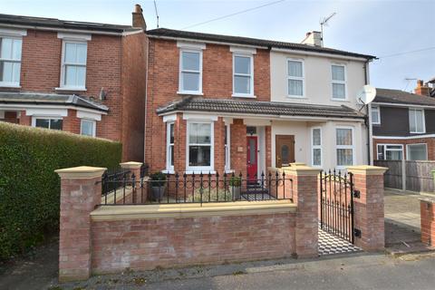 undefined, Peabody Road, Farnborough GU14