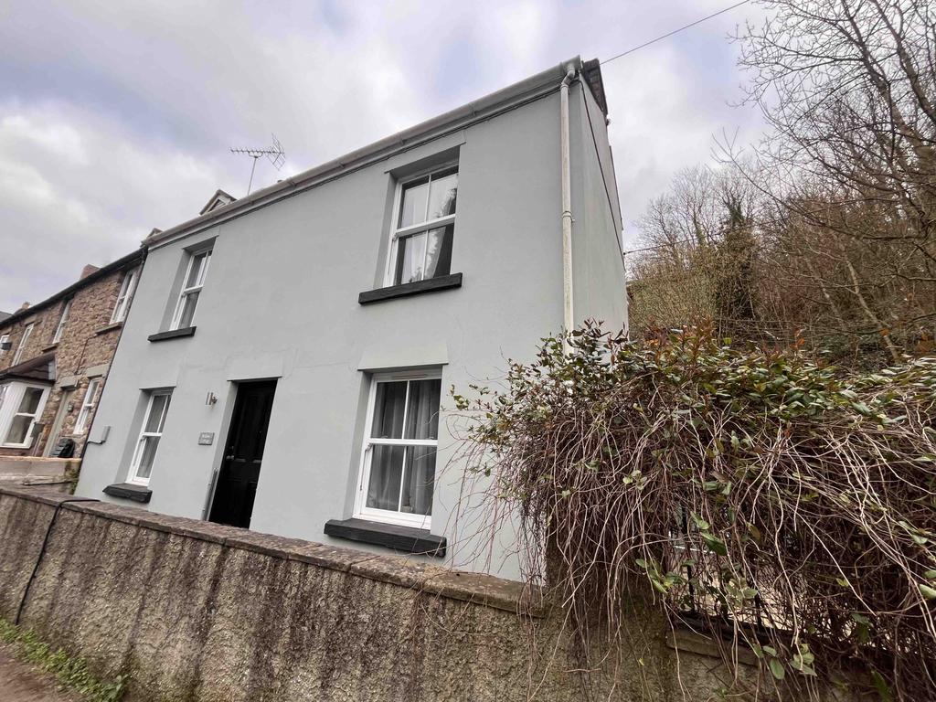 A superb three bedroom cottage near stunning rive