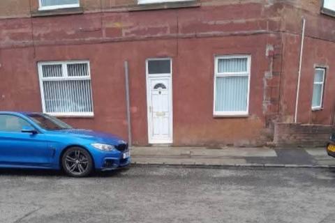 3 bedroom flat to rent, MacKinley Place, Kilmarnock