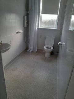 3 bedroom flat to rent, MacKinley Place, Kilmarnock