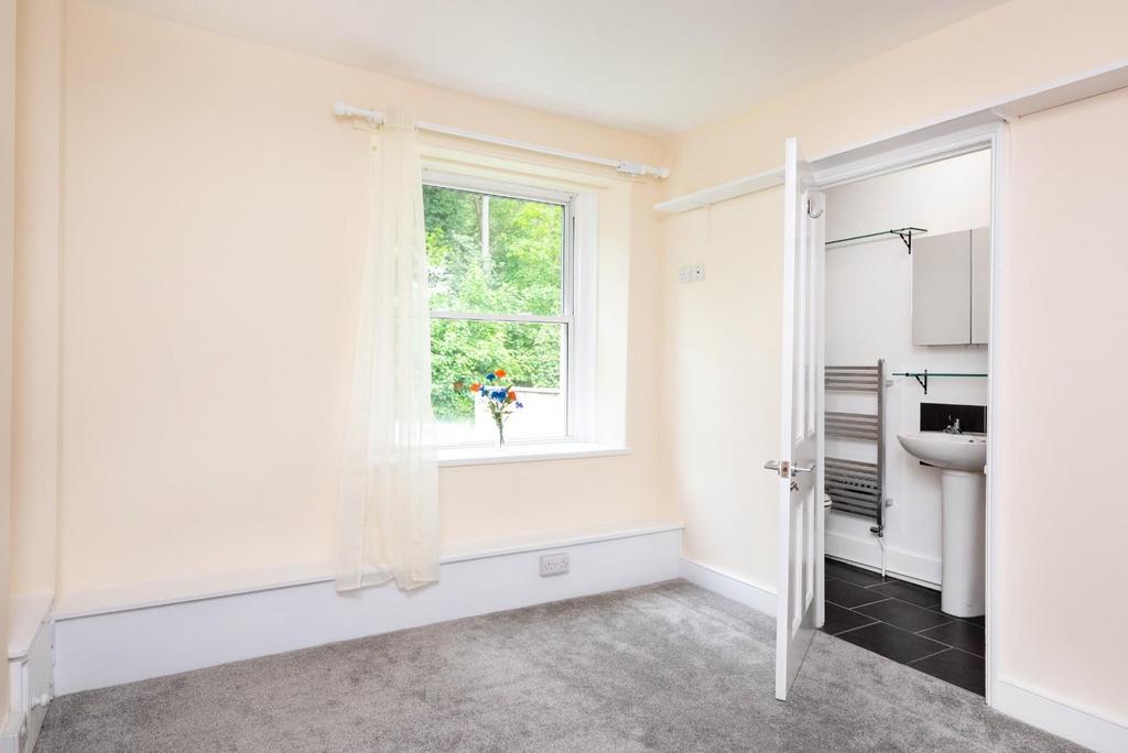 3, 106 London Road West, Bath, BA1 7 DB-13.jpg