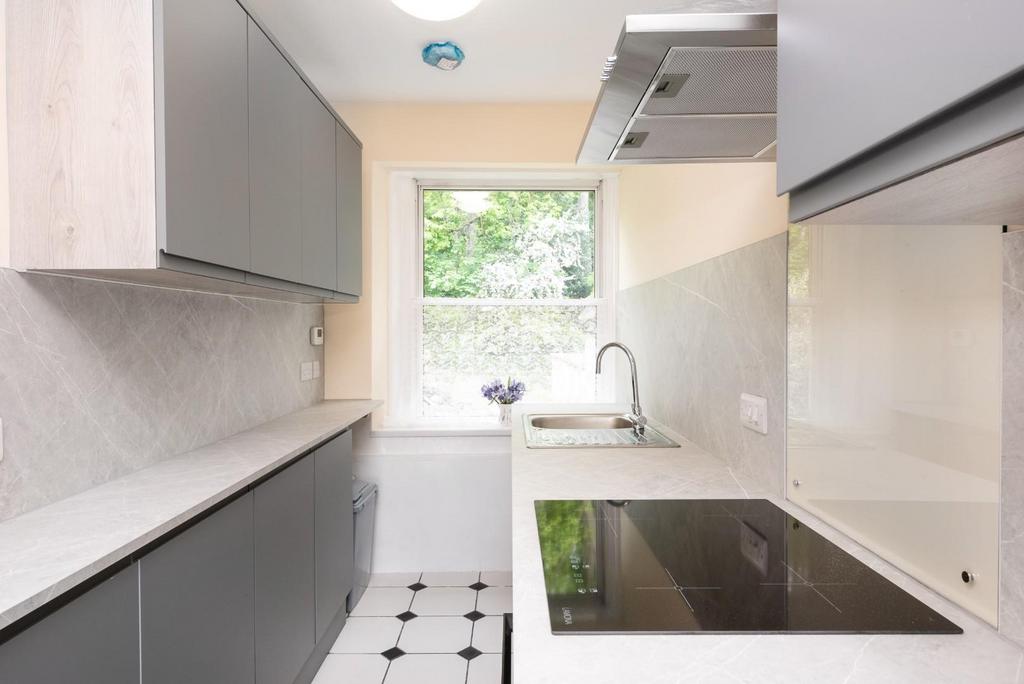 3, 106 London Road West, Bath, BA1 7 DB-7.jpg