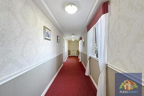 1 bedroom retirement property for sale, Cambridge Road, Southport PR9