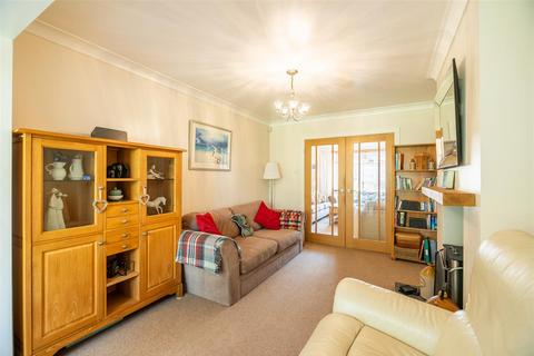 4 bedroom semi-detached house for sale, Buckstone Grove, Leeds