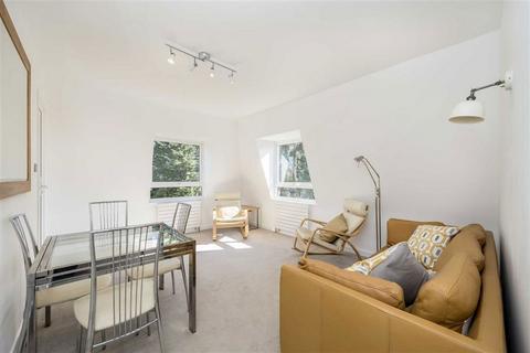 2 bedroom flat to rent, Twickenham Road, Teddington TW11