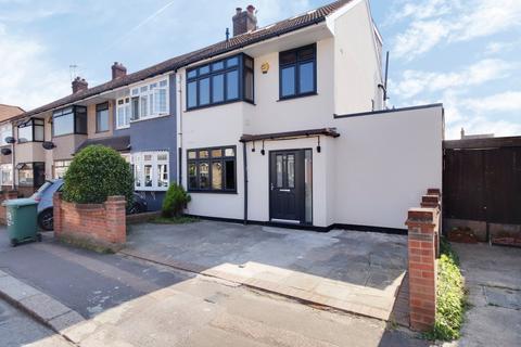 5 bedroom end of terrace house for sale, Melville Road, Rainham RM13