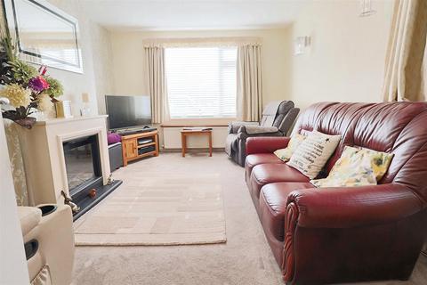 29 Conrad Road, Lowestoft, NR33 8QD