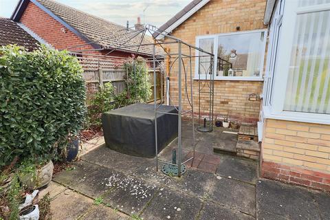 29 Conrad Road, Lowestoft, NR33 8QD