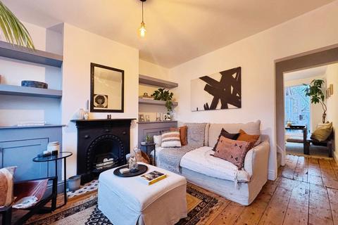 2 bedroom terraced house to rent, Vicker Grove, West Didsbury, Manchester, M20