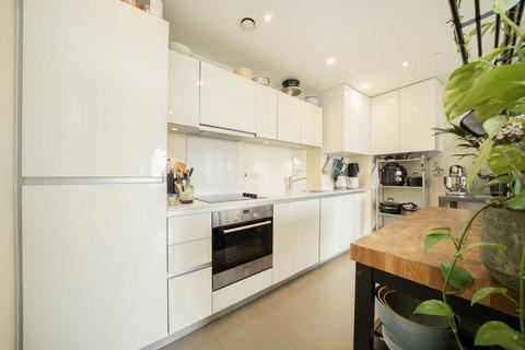 2 bedroom flat to rent, Woodberry Grove, London N4