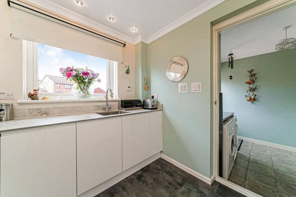 Kitchen/Dining Area