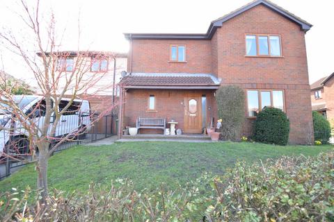 4 bedroom detached house to rent, Malt Kiln Croft, Wakefield WF2