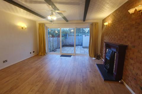 2 bedroom end of terrace house to rent, Farthings Close, Pinner HA5