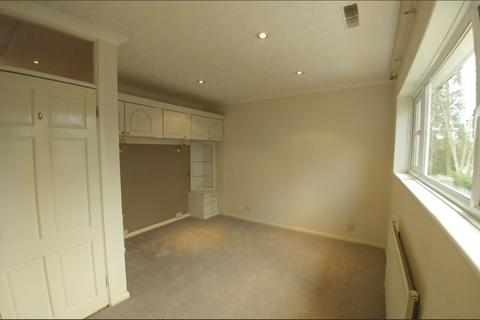 2 bedroom end of terrace house to rent, Farthings Close, Pinner HA5