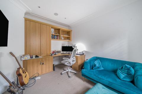 4 bedroom end of terrace house for sale, Ashridge Close,  Finchley,  N3