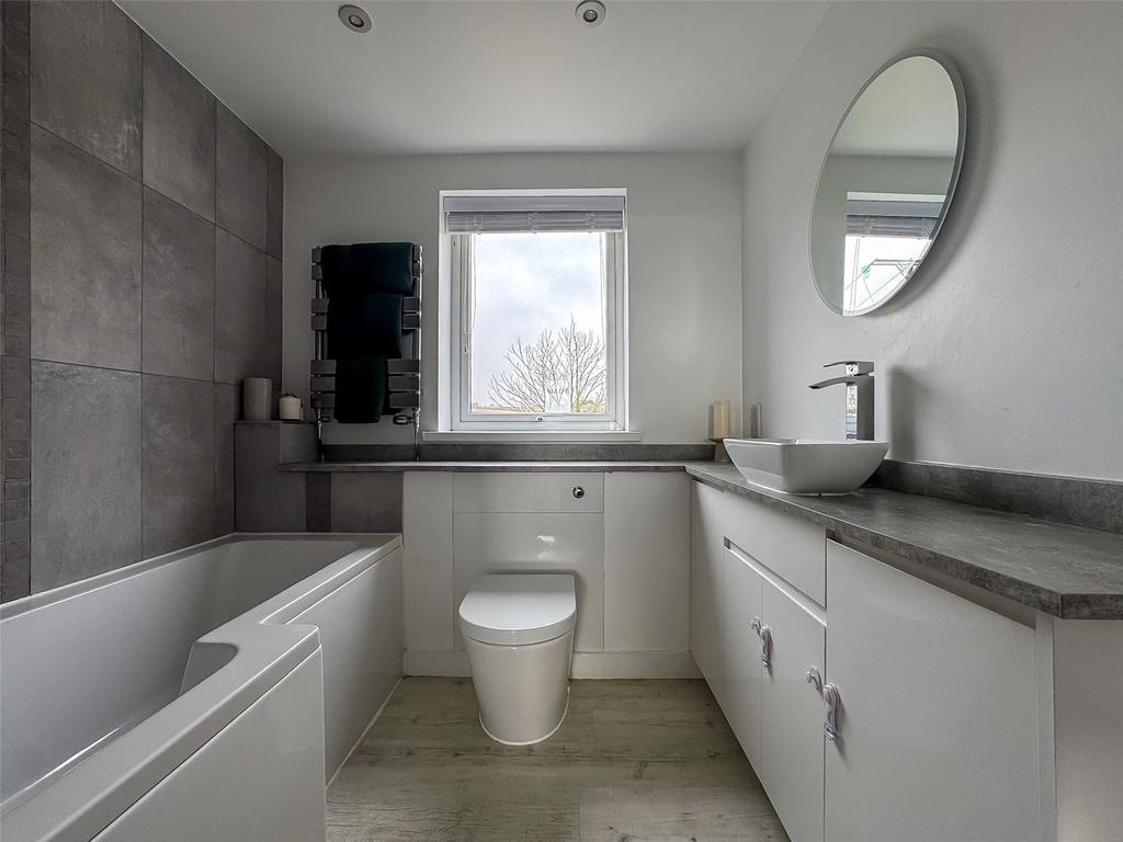 1st Floor Bathroom