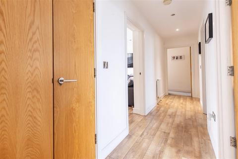 2 bedroom flat for sale, Buckingham Road, Epping