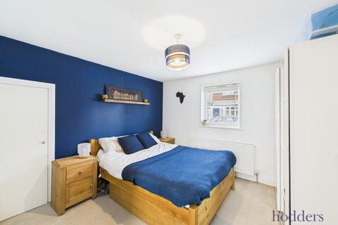 1 bedroom maisonette for sale, Chapel Grove, Addlestone, Surrey, KT15