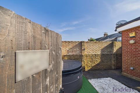 undefined, Chapel Grove, Addlestone, Surrey, KT15