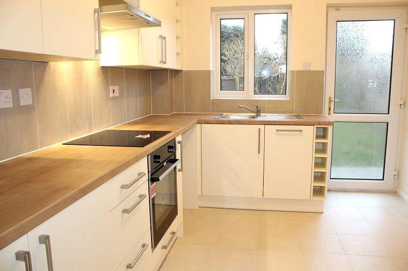 Fitted Kitchen Picture 2