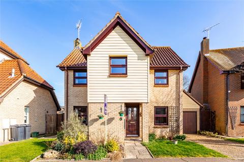 4 bedroom detached house for sale, Bressingham Gardens, South Woodham Ferrers, Essex, CM3