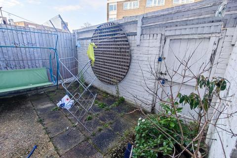 52 Maxey Road, London, SE18 7ET
