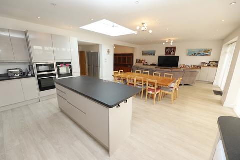 6 bedroom detached house for sale, Mill Hill NW7