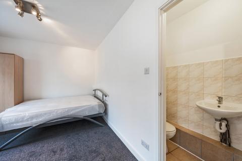 Studio to rent, Maygrove Road London NW6