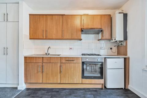 Studio to rent, Maygrove Road London NW6