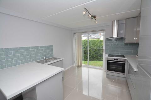 2 bedroom maisonette to rent, Warren Bank, Milton Keynes MK6