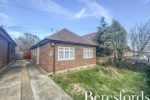 3 bedroom bungalow for sale, Coleridge Road, Heaton Grange, RM3