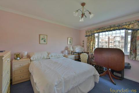 2 bedroom flat for sale, 19a Cooden Drive, Bexhill-on-Sea, TN39