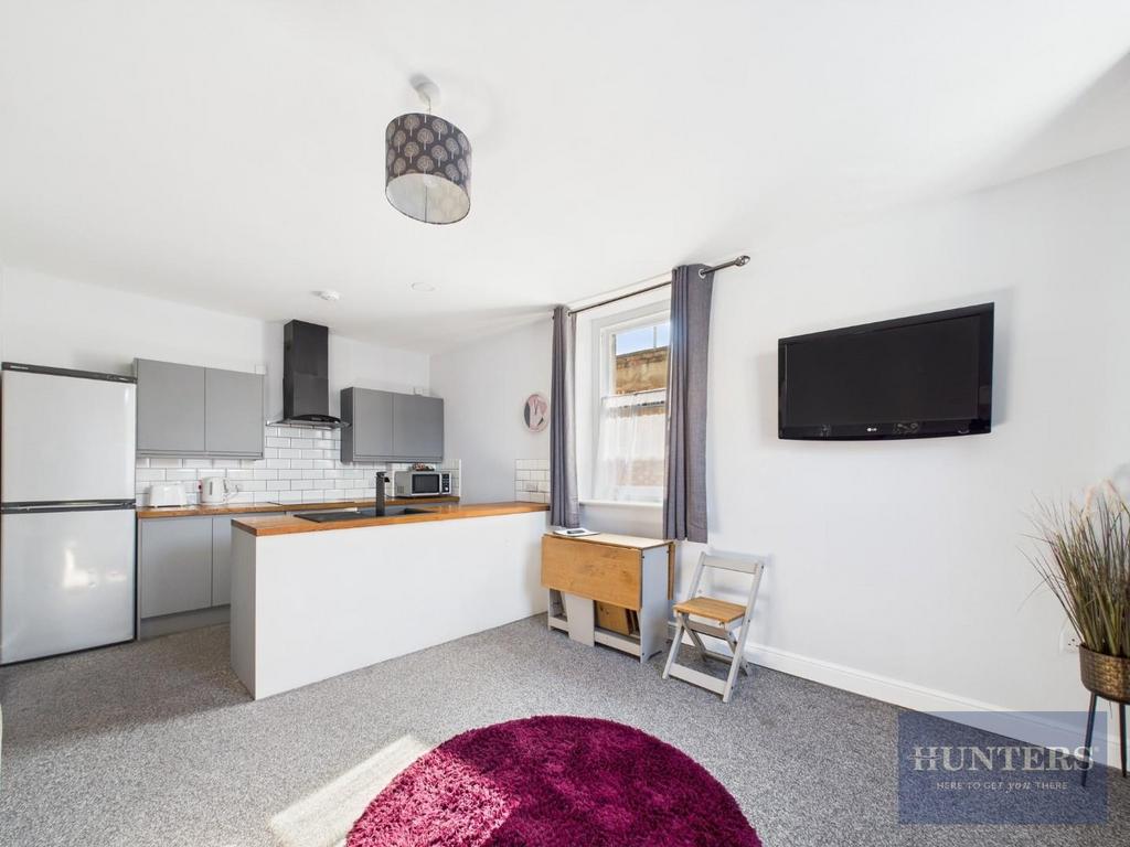 Kitchen / Living Area