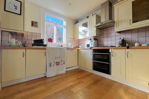 2 bedroom flat to rent, Trafalgar Road, Wimbledon, SW19