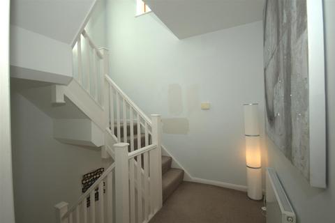 2 bedroom end of terrace house for sale, Bywater Court, Allerton Bywater, Castleford