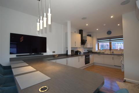 3 bedroom end of terrace house for sale, Bywater Court, Allerton Bywater, Castleford