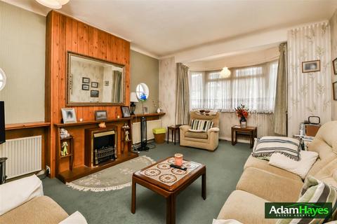 3 bedroom maisonette for sale, Fallow Court Avenue, London N12