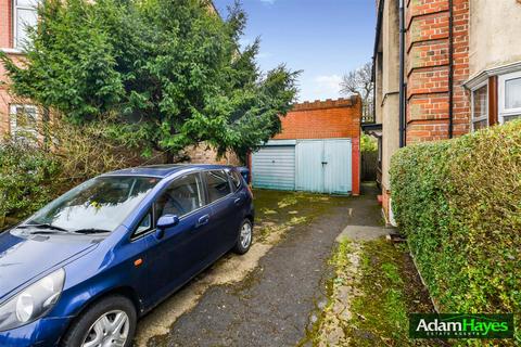 3 bedroom maisonette for sale, Fallow Court Avenue, London N12