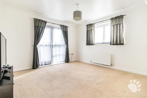 2 bedroom flat for sale, Redshank Close, Basildon SS14