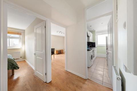 1 bedroom flat for sale, Este Road, London SW11