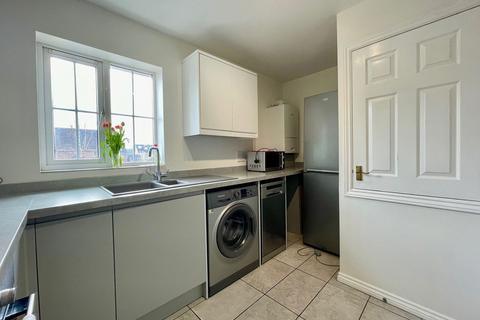 2 bedroom flat to rent, Sunderland Gardens, Newbury RG14